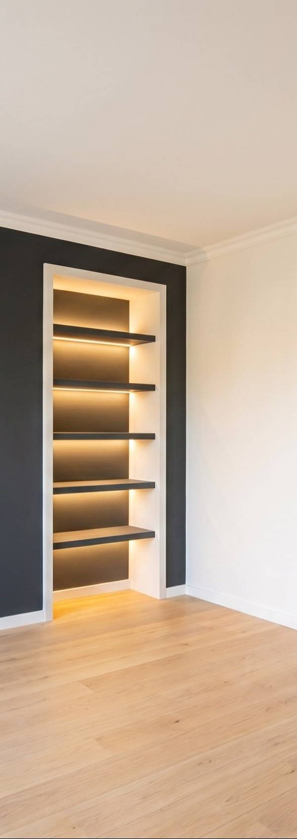 Tapezieren und Streichen einer 3-Zimmer-Wohnung: Wohnung in Oftersheim